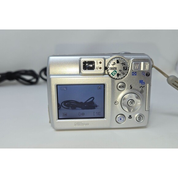 Nikon Coolpix 5600 5.1MP Digital Camera 3x Optic E5600 Original Box Manual Case - Picture 2 of 16